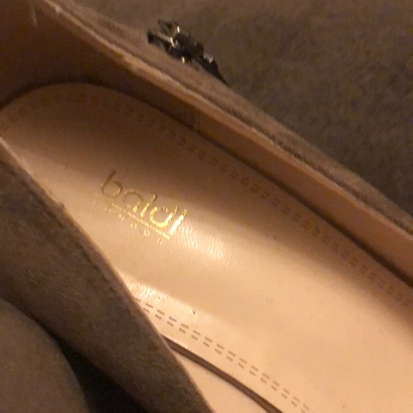 Shoes - Picture 5 of 5